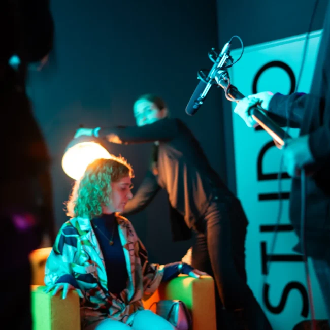 Das Team von Holy Moly Films bei einer Filmproduktion in Salzburg am Set von Fütter Mich für Instant36.